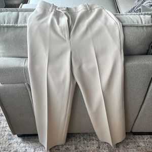 Aritzia Babaton Agency Pant - CREAM size 4. Regular (5’3-5’7 on website sizing)